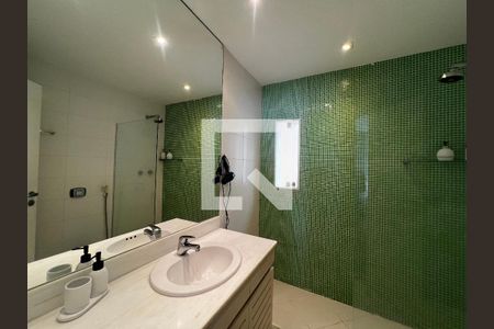 Apartamento à venda com 784m², 5 quartos e 4 vagas Apartamento à venda com 784m², 5 quartos e 4 vagasBanheiro da Suíte 2