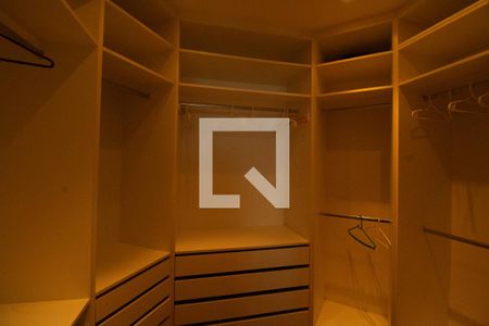 Apartamento à venda com 784m², 5 quartos e 4 vagas Apartamento à venda com 784m², 5 quartos e 4 vagasCloset 1 da Suíte master