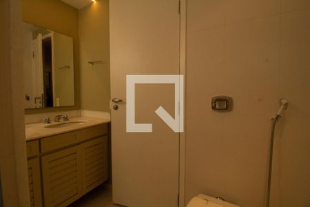 Apartamento à venda com 784m², 5 quartos e 4 vagas Apartamento à venda com 784m², 5 quartos e 4 vagasBanheiro 2