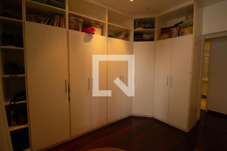Apartamento à venda com 784m², 5 quartos e 4 vagas Apartamento à venda com 784m², 5 quartos e 4 vagasCloset 2 da Suíte master