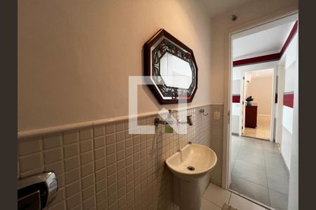 Apartamento à venda com 784m², 5 quartos e 4 vagas Apartamento à venda com 784m², 5 quartos e 4 vagasBanheiro da Cozinha