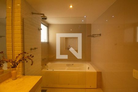 Apartamento à venda com 784m², 5 quartos e 4 vagas Apartamento à venda com 784m², 5 quartos e 4 vagasBanheiro 1 da suíte master