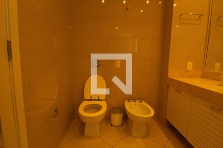 Apartamento à venda com 784m², 5 quartos e 4 vagas Apartamento à venda com 784m², 5 quartos e 4 vagasBanheiro 1 da suíte master