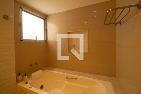 Apartamento à venda com 784m², 5 quartos e 4 vagas Apartamento à venda com 784m², 5 quartos e 4 vagasBanheiro 1 da suíte master