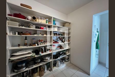 Apartamento à venda com 784m², 5 quartos e 4 vagas Apartamento à venda com 784m², 5 quartos e 4 vagasDespensa