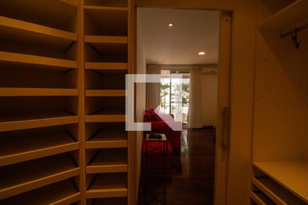 Apartamento à venda com 784m², 5 quartos e 4 vagas Apartamento à venda com 784m², 5 quartos e 4 vagasCloset 1 da Suíte master