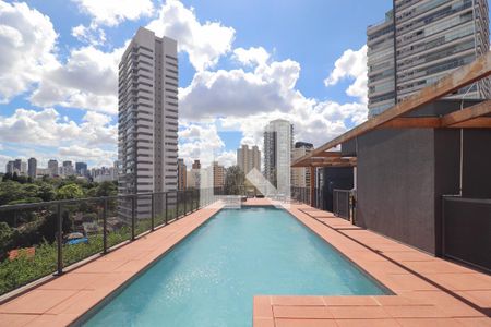 Studio à venda com 29m², 1 quarto e sem vaga Studio à venda com 29m², 1 quarto e sem vagaPiscina