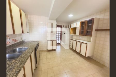Apartamento para alugar com 136m², 3 quartos e 2 vagasCozinha