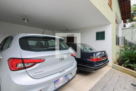 Casa à venda com 360m², 3 quartos e 2 vagasGaragem
