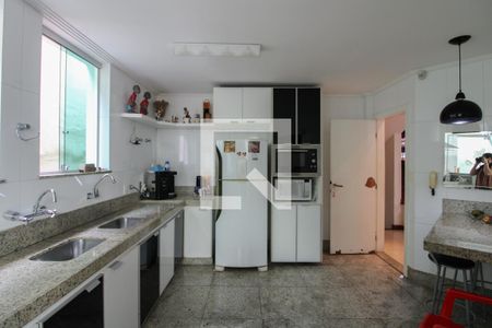 Casa à venda com 360m², 3 quartos e 2 vagasCozinha
