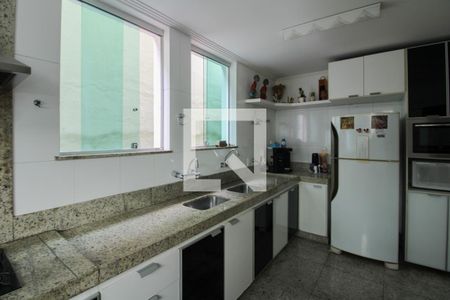 Casa à venda com 360m², 3 quartos e 2 vagasCozinha