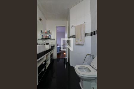 Casa à venda com 360m², 3 quartos e 2 vagasBanheiro da Suíte