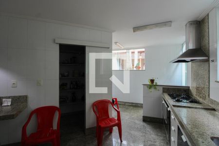 Casa à venda com 360m², 3 quartos e 2 vagasCozinha