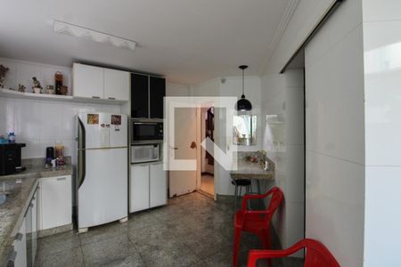 Casa à venda com 360m², 3 quartos e 2 vagasCozinha