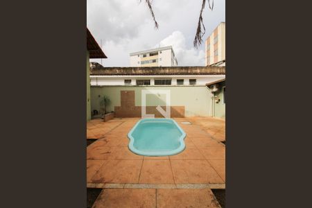 Casa à venda com 360m², 3 quartos e 2 vagasPiscina