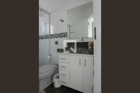 Casa à venda com 360m², 3 quartos e 2 vagasBanheiro de Serviço