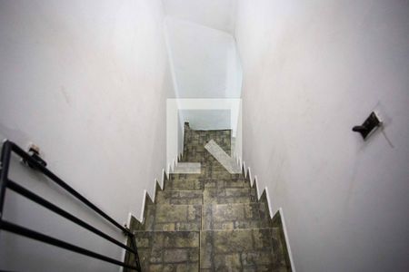 Casa à venda com 105m², 3 quartos e 1 vagaEscada