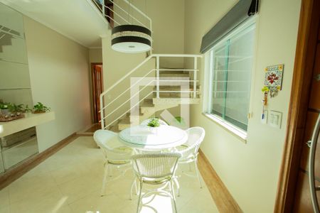 SALA de casa à venda com 3 quartos, 160m² em Vila Mariza Mazzei, São Paulo