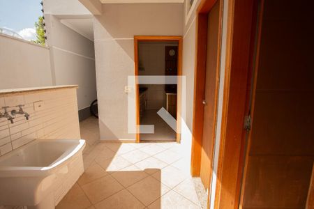 Casa à venda com 160m², 3 quartos e 3 vagas Casa à venda com 160m², 3 quartos e 3 vagasÁREA DE SERVIÇO