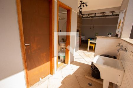 Casa à venda com 160m², 3 quartos e 3 vagas Casa à venda com 160m², 3 quartos e 3 vagasÁREA DE SERVIÇO