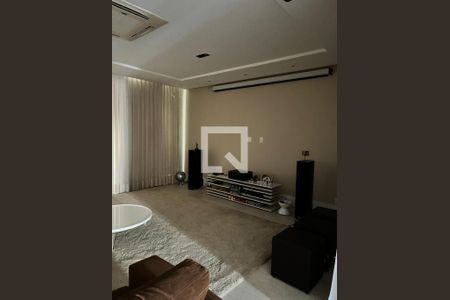 Casa de condomínio à venda com 415m², 4 quartos e 2 vagas Casa de condomínio à venda com 415m², 4 quartos e 2 vagasSala