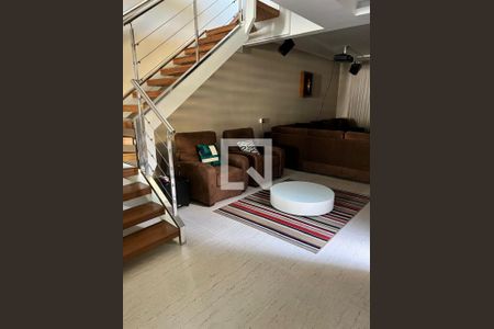 Casa de condomínio à venda com 415m², 4 quartos e 2 vagas Casa de condomínio à venda com 415m², 4 quartos e 2 vagasSala