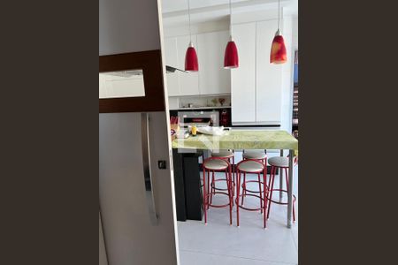 Casa de condomínio à venda com 415m², 4 quartos e 2 vagas Casa de condomínio à venda com 415m², 4 quartos e 2 vagasCozinha