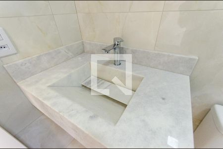 Casa à venda com 136m², 3 quartos e 2 vagasSuíte 2 - banheiro