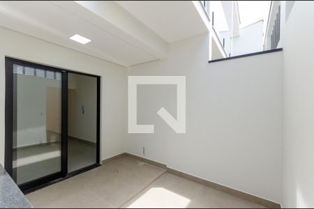 Casa à venda com 136m², 3 quartos e 2 vagasÁrea de Serviço