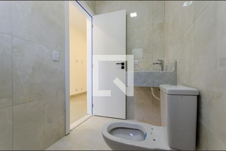 Casa à venda com 136m², 3 quartos e 2 vagasSuíte 2 - banheiro