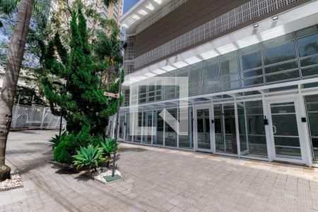 Apartamento à venda com 168m², 3 quartos e 3 vagasEntrada