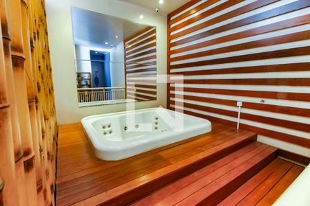 Apartamento à venda com 168m², 3 quartos e 3 vagasJacuzzi