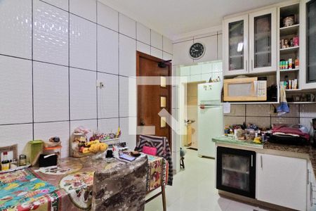 Casa para alugar com 152m², 4 quartos e 3 vagas Casa para alugar com 152m², 4 quartos e 3 vagasCozinha