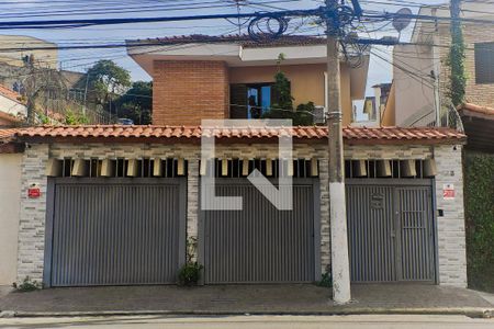 Casa para alugar com 152m², 4 quartos e 3 vagas Casa para alugar com 152m², 4 quartos e 3 vagasFachada