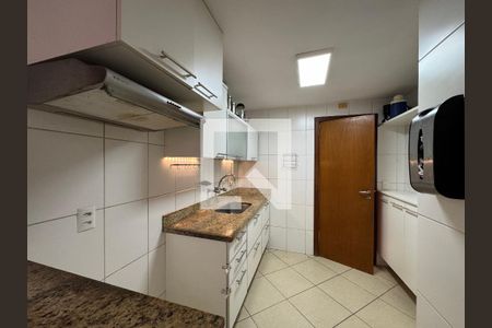 Apartamento à venda com 93m², 3 quartos e 2 vagasCozinha e Área de Serviço
