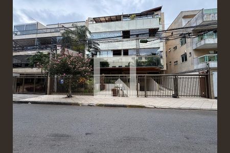 Apartamento à venda com 93m², 3 quartos e 2 vagasFachada