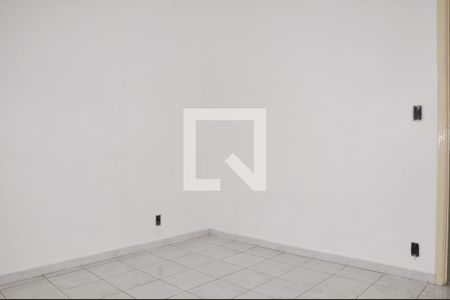 Casa para alugar com 100m², 4 quartos e 2 vagasQuarto 02