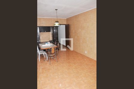 Casa para alugar com 100m², 4 quartos e 2 vagasCozinha
