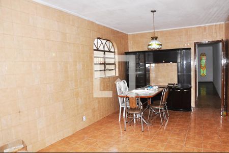 Casa para alugar com 100m², 4 quartos e 2 vagasCozinha
