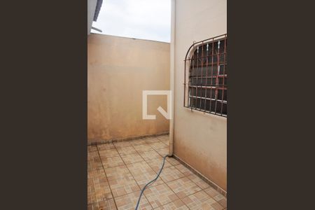 Casa para alugar com 100m², 4 quartos e 2 vagasQuintal