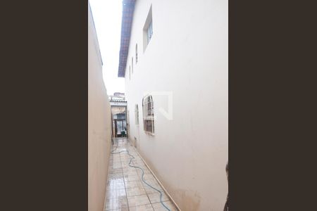 Casa para alugar com 100m², 4 quartos e 2 vagasCorredor Externo