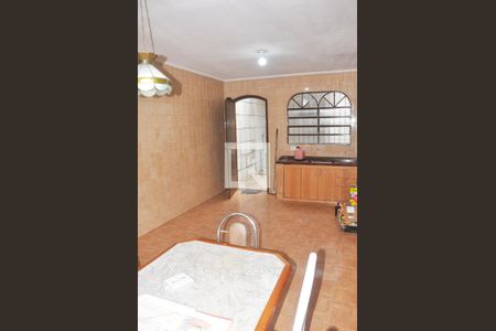 Casa para alugar com 100m², 4 quartos e 2 vagasCozinha
