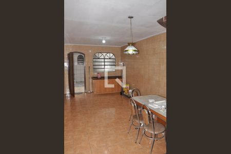 Casa para alugar com 100m², 4 quartos e 2 vagasCozinha