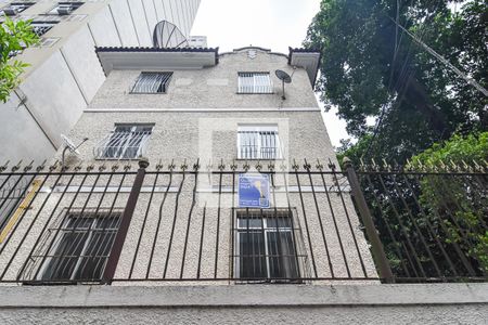 Apartamento à venda com 75m², 3 quartos e sem vaga Apartamento à venda com 75m², 3 quartos e sem vagaFachada