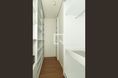 Closet da suíte de apartamento à venda com 2 quartos, 74m² em Boa Vista, Porto Alegre