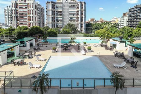 Apartamento à venda com 74m², 2 quartos e 2 vagas Apartamento à venda com 74m², 2 quartos e 2 vagasÁrea comum - Piscina