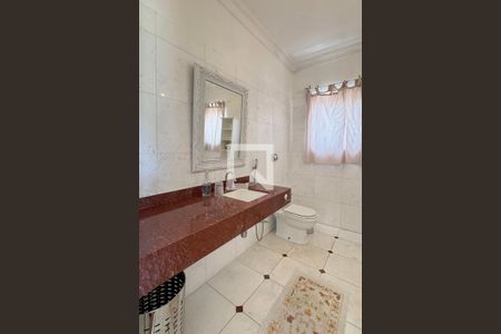Casa de condomínio à venda com 614m², 4 quartos e 6 vagasBanheiro da Suíte 3