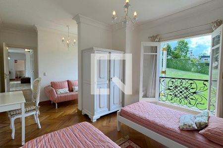 Casa de condomínio à venda com 614m², 4 quartos e 6 vagasSuíte 2