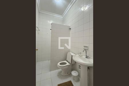 Casa de condomínio à venda com 614m², 4 quartos e 6 vagasBanheiro de serviço