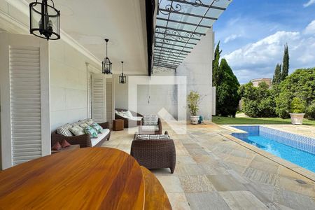 Casa de condomínio à venda com 614m², 4 quartos e 6 vagasVaranda